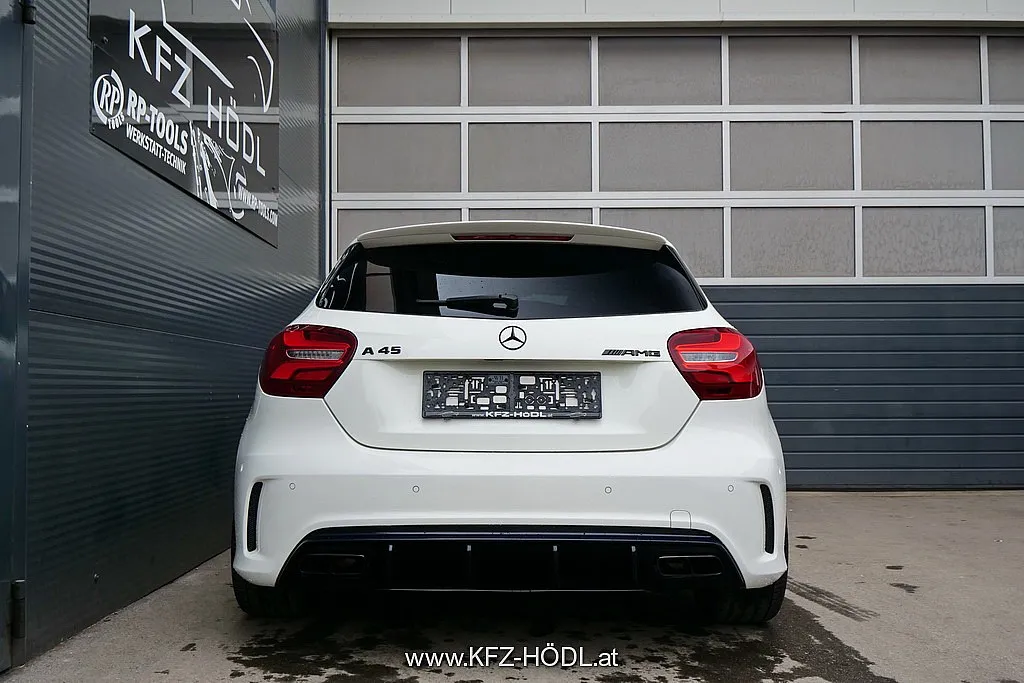 Mercedes-Benz Mercedes-AMG A 45 4MATIC Aut. Image 4