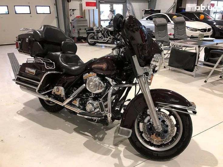 Harley-Davidson FLHTCU Image 1